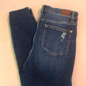 NWOT high rise skinny Judy Blues.